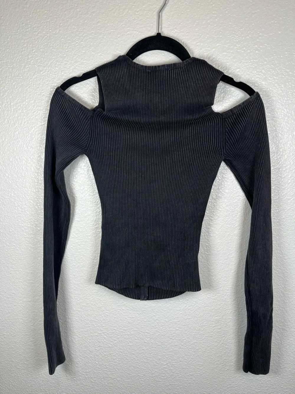 Zara Black Acid Wash Ribbed Cold-Shoulder Cutout Sweater - Picture 11 of 11